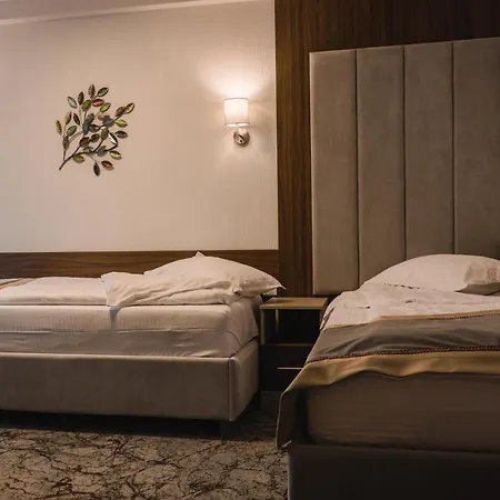Hotel Bloom 3*