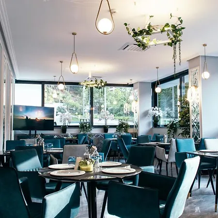 Hotel Bloom 3*