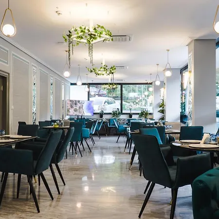 Bloom Hotel Caciulata