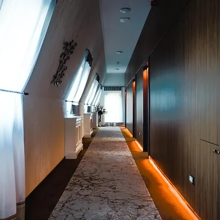 Bloom Hotel