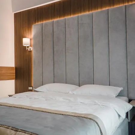 Bloom Hotel 3*